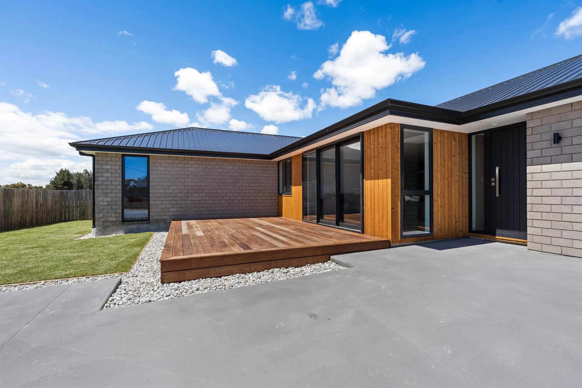 Cedar Courtyard at 106 Severn Street, Clifton, Invercargill